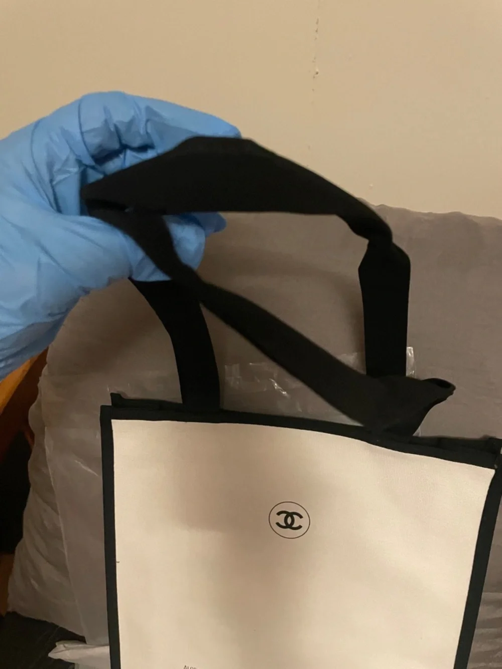 GWP White Canvas N°5 Paris Tote with Black Trim plus mini Chance - Picture 7 of 17
